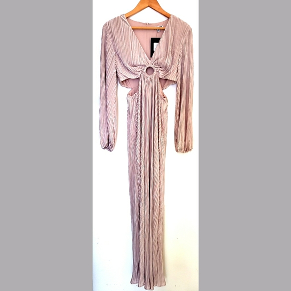 New! Pleated Maxi dress in Taupe - Picture 7 of 7